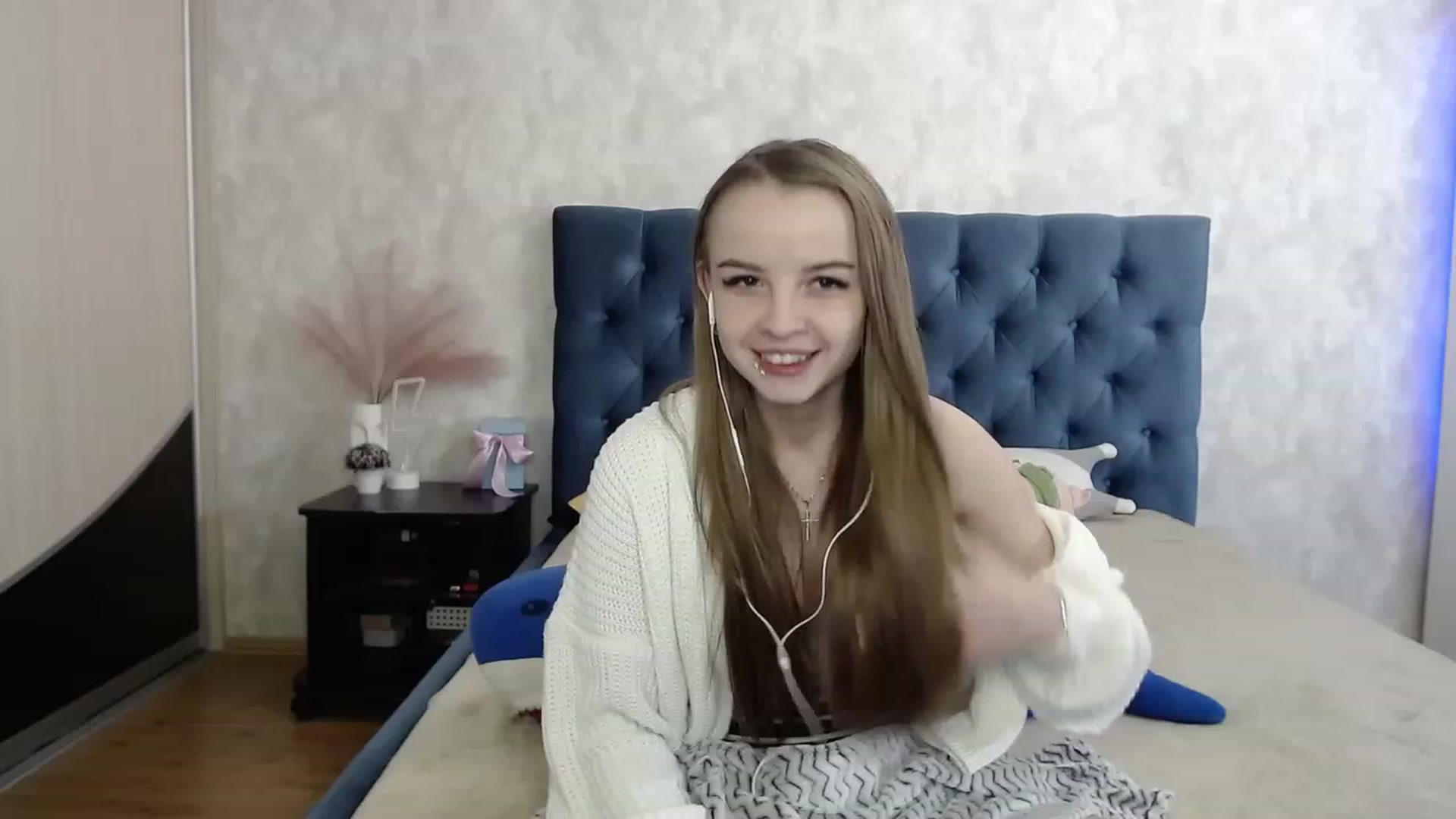 Gallery image thumbnail from Lio_noy's myfreecams stream on, 10/08/2023, 22:20 image 17 of 20