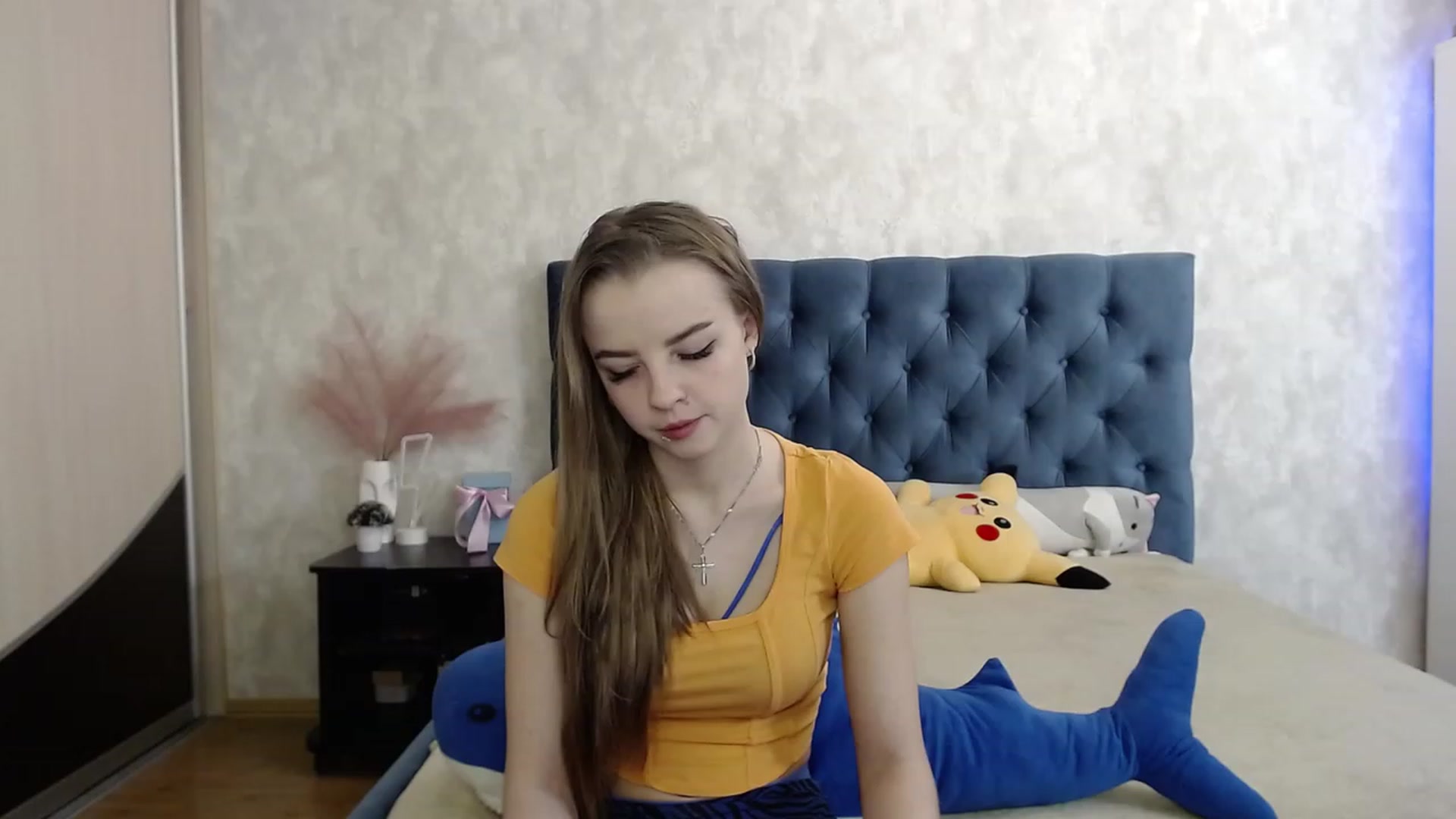 Gallery image thumbnail from Lio_noy's myfreecams stream on, 10/16/2023, 22:06 image 19 of 20