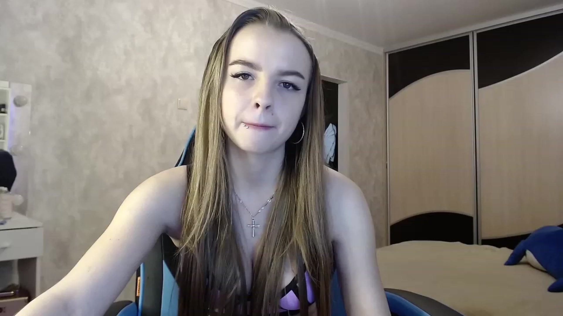 Gallery image thumbnail from Lio_noy's myfreecams stream on, 10/17/2023, 21:24 image 15 of 20