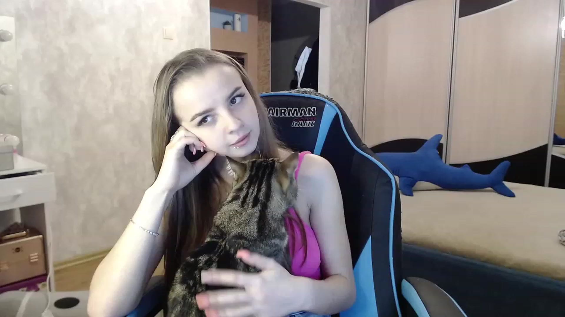 Gallery image thumbnail from Lio_noy's myfreecams stream on, 10/22/2023, 23:21 image 15 of 20