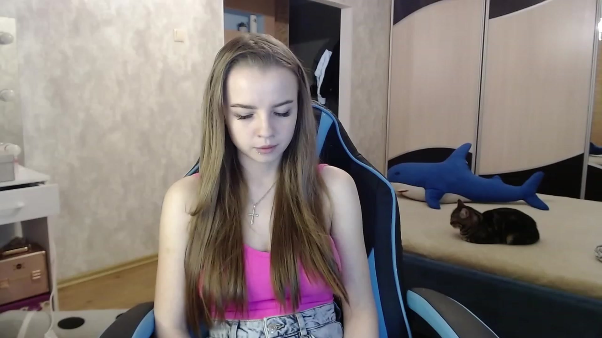 Gallery image thumbnail from Lio_noy's myfreecams stream on, 10/22/2023, 23:21 image 12 of 20