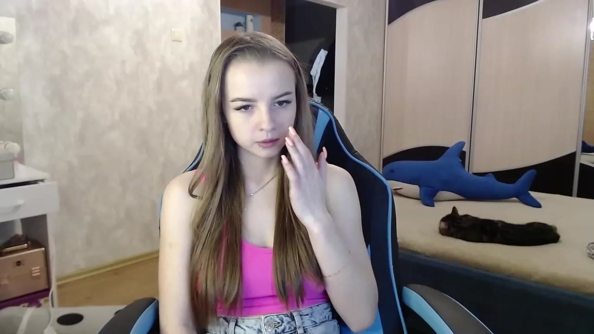 Gallery image thumbnail from Lio_noy's myfreecams stream on, 10/22/2023, 23:21 image 13 of 20
