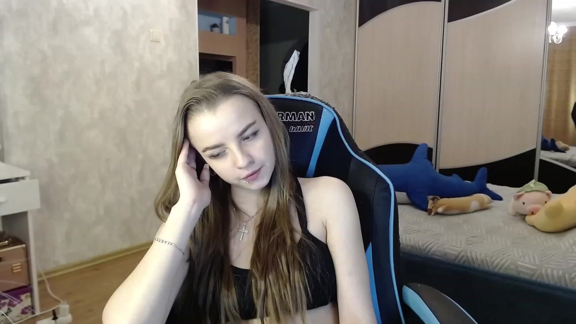 Gallery image thumbnail from Lio_noy's myfreecams stream on, 10/23/2023, 22:39 image 17 of 20