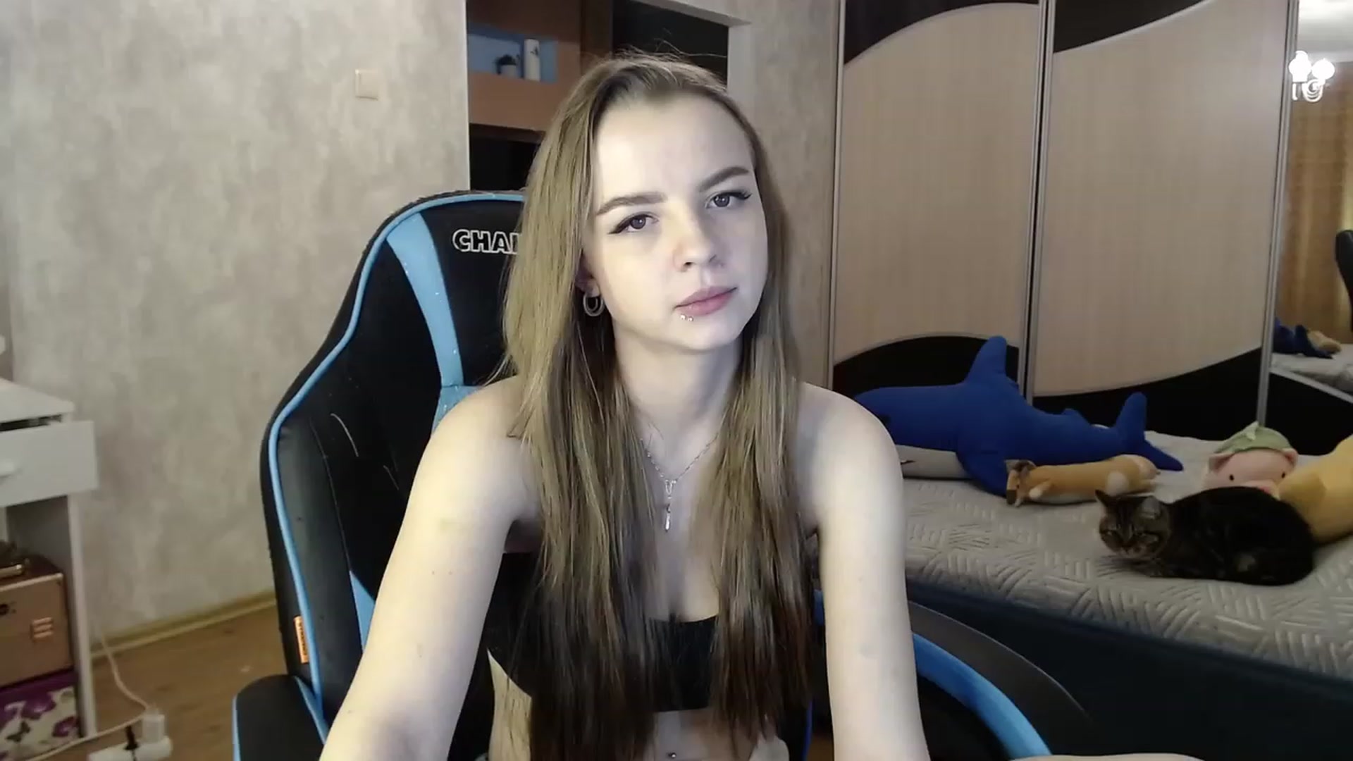 Gallery image thumbnail from Lio_noy's myfreecams stream on, 10/23/2023, 22:39 image 7 of 20
