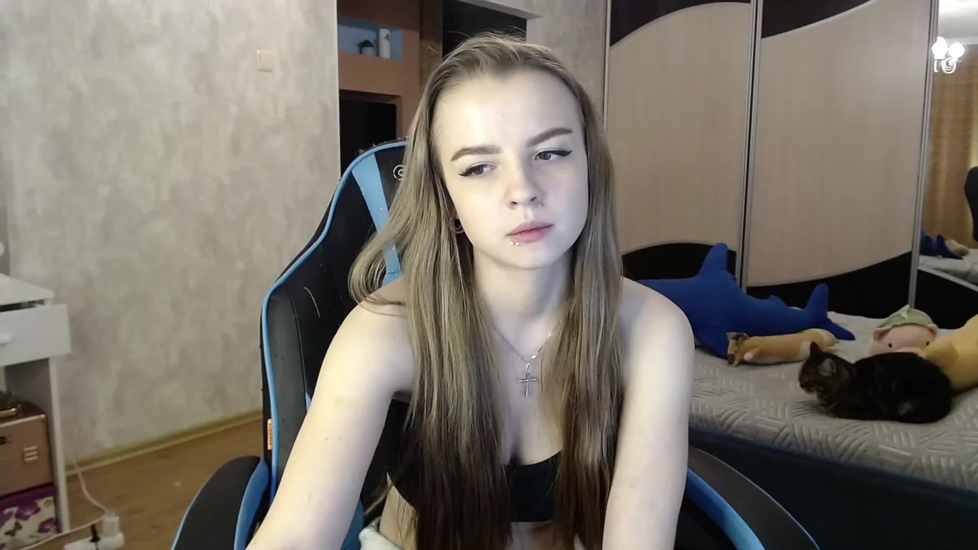 Gallery image thumbnail from Lio_noy's myfreecams stream on, 10/23/2023, 22:39 image 4 of 20