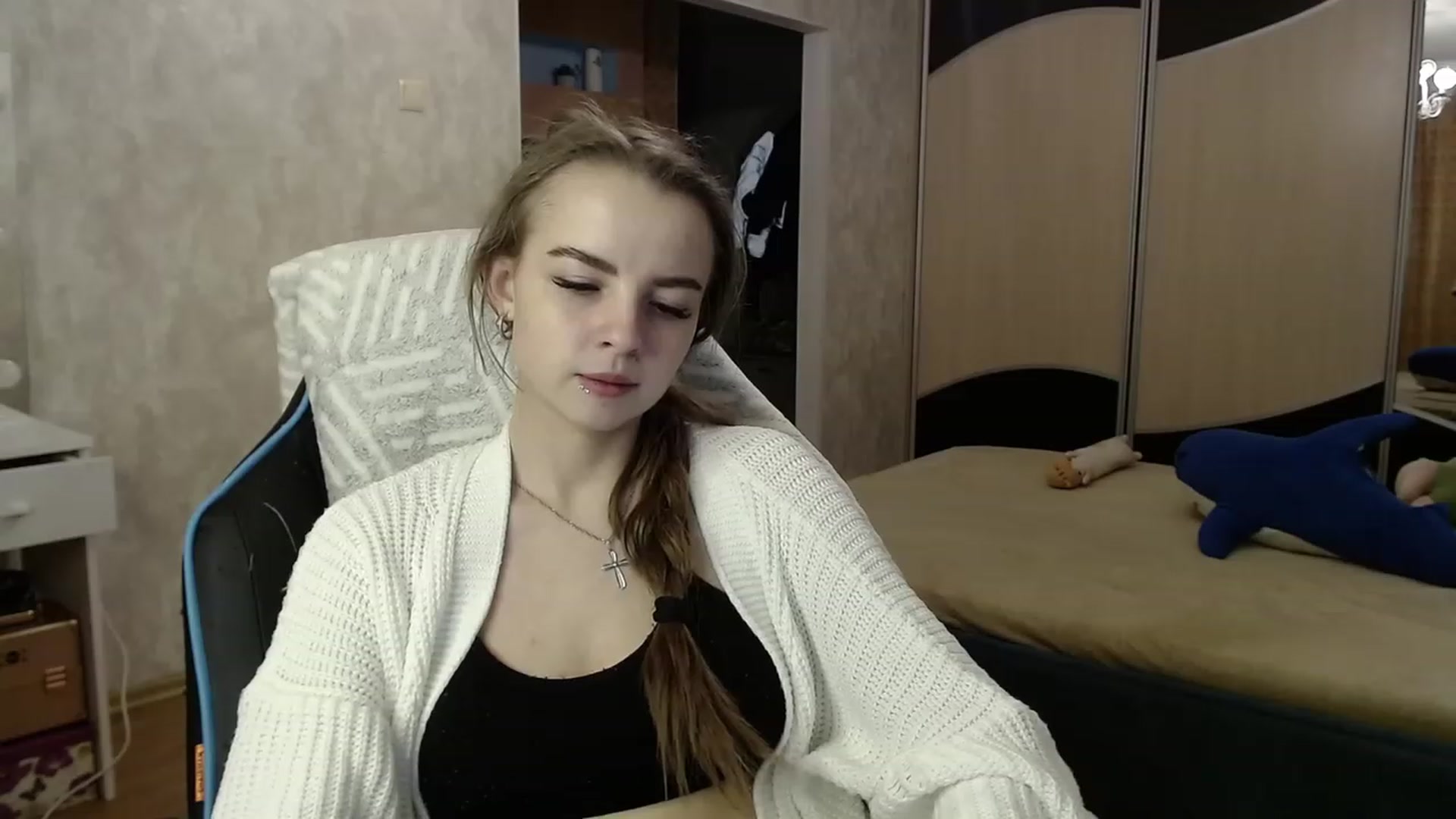 Gallery image thumbnail from Lio_noy's myfreecams stream on, 11/14/2023, 21:32 image 18 of 20