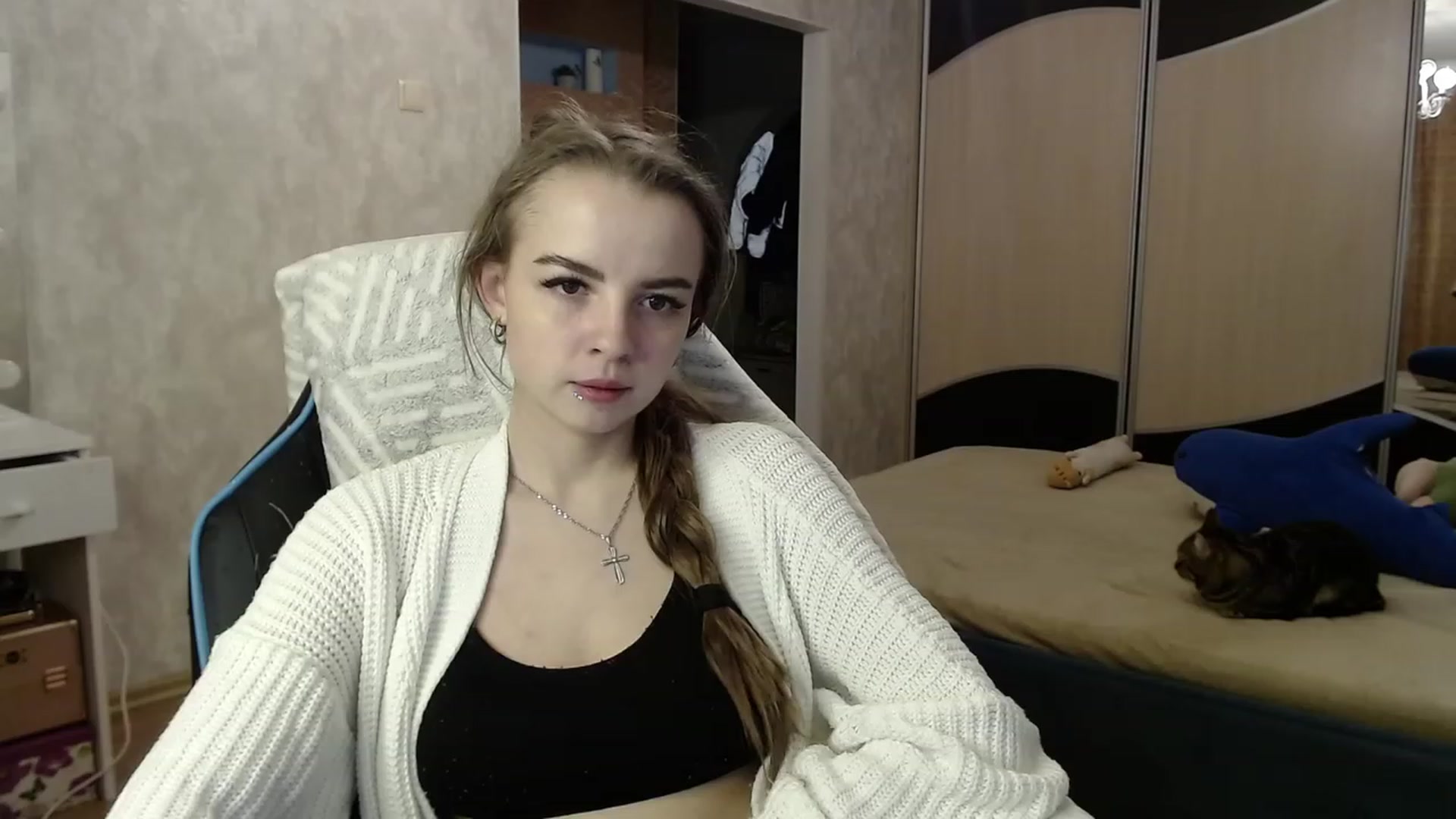 Gallery image thumbnail from Lio_noy's myfreecams stream on, 11/14/2023, 21:32 image 12 of 20