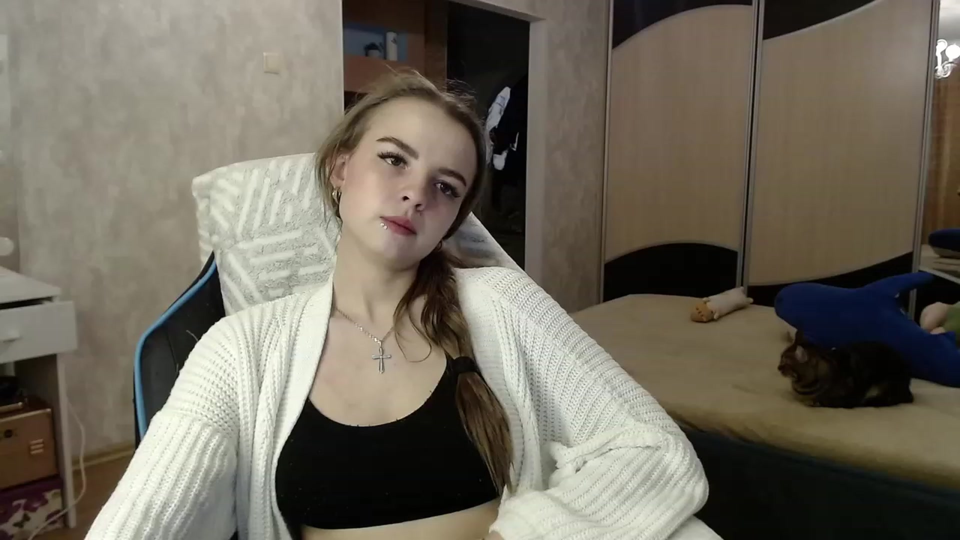 Gallery image thumbnail from Lio_noy's myfreecams stream on, 11/14/2023, 21:32 image 7 of 20