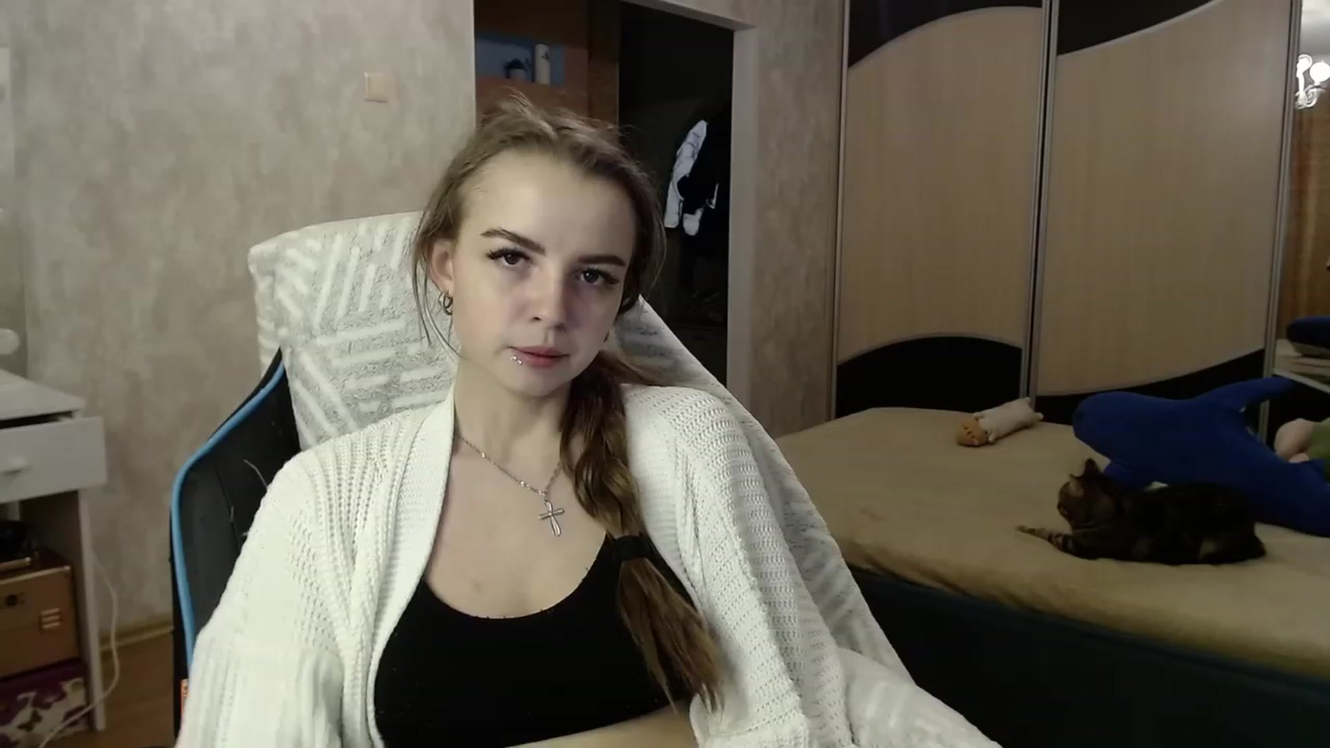 Gallery image thumbnail from Lio_noy's myfreecams stream on, 11/14/2023, 21:32 image 17 of 20