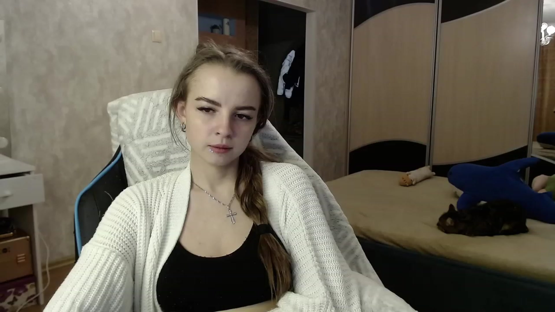 Gallery image thumbnail from Lio_noy's myfreecams stream on, 11/14/2023, 21:32 image 16 of 20