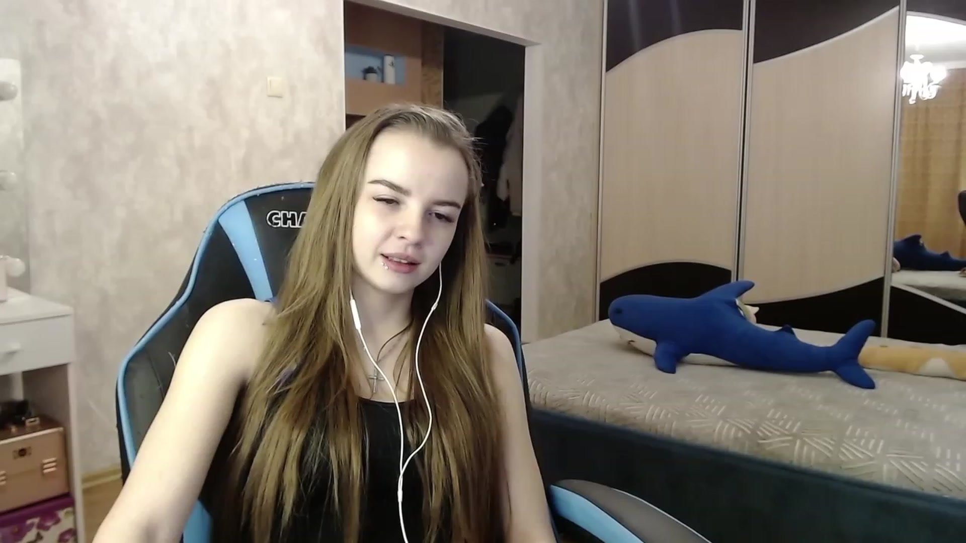 Gallery image thumbnail from Lio_noy's myfreecams stream on, 11/21/2023, 23:23 image 17 of 20