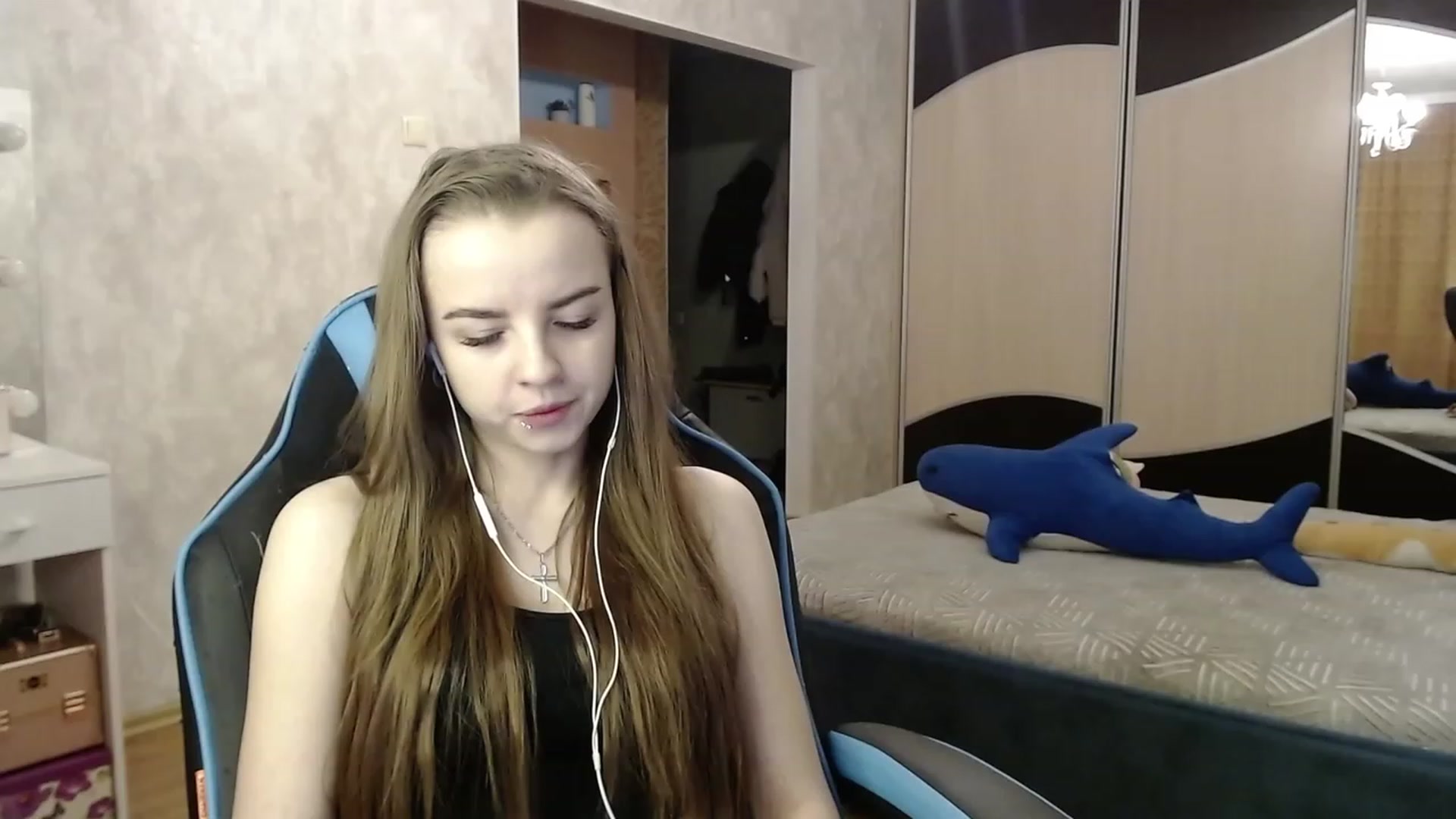 Gallery image thumbnail from Lio_noy's myfreecams stream on, 11/21/2023, 23:23 image 14 of 20