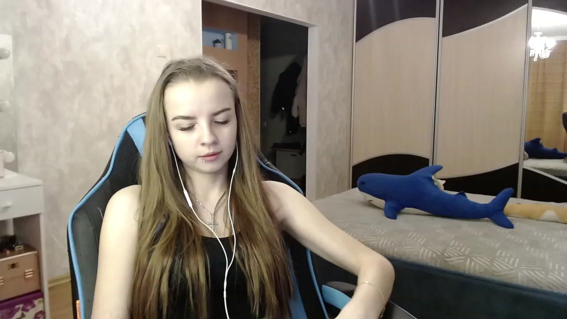 Gallery image thumbnail from Lio_noy's myfreecams stream on, 11/21/2023, 23:23 image 19 of 20