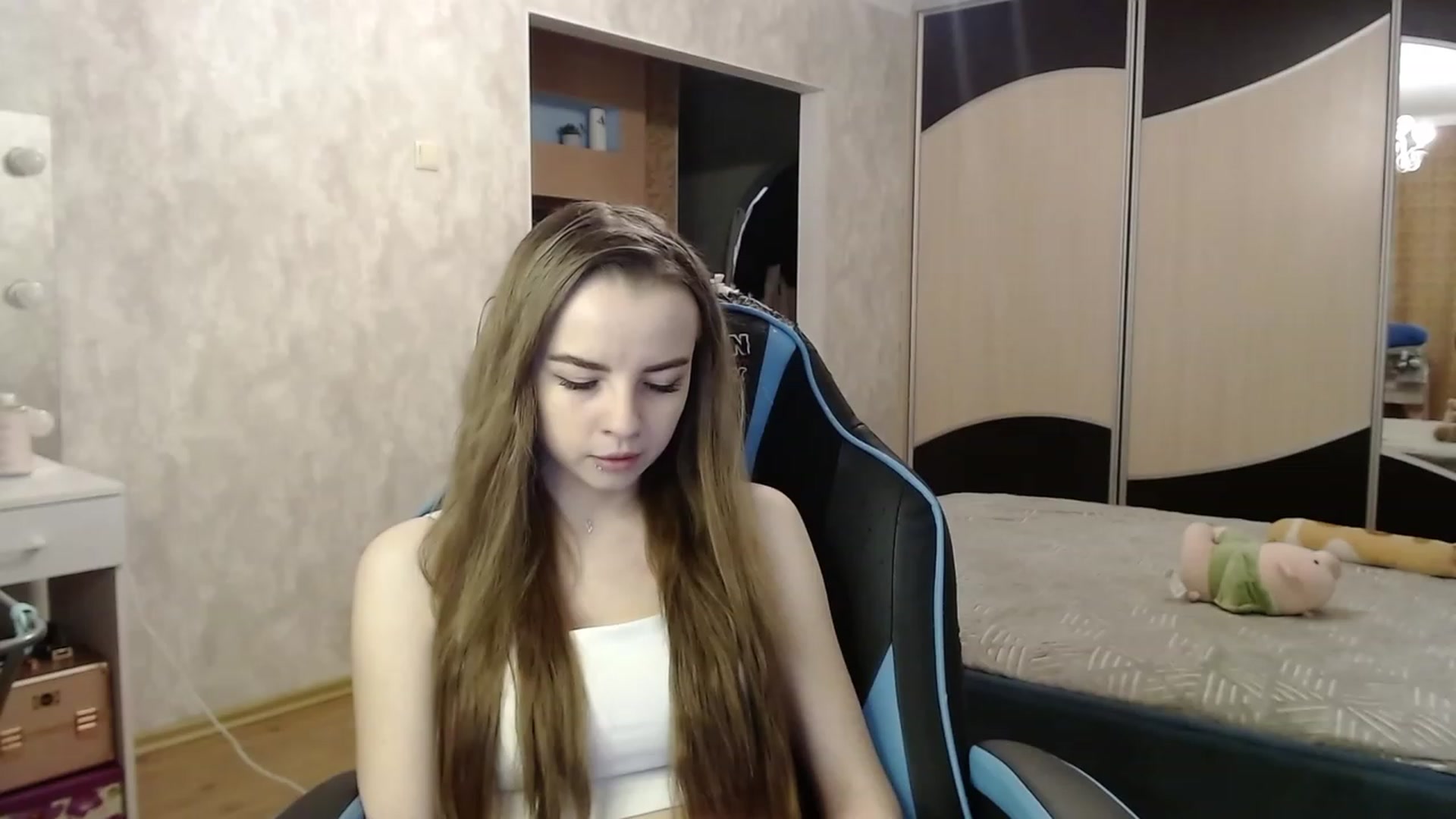 Gallery image thumbnail from Lio_noy's myfreecams stream on, 11/22/2023, 21:55 image 8 of 20