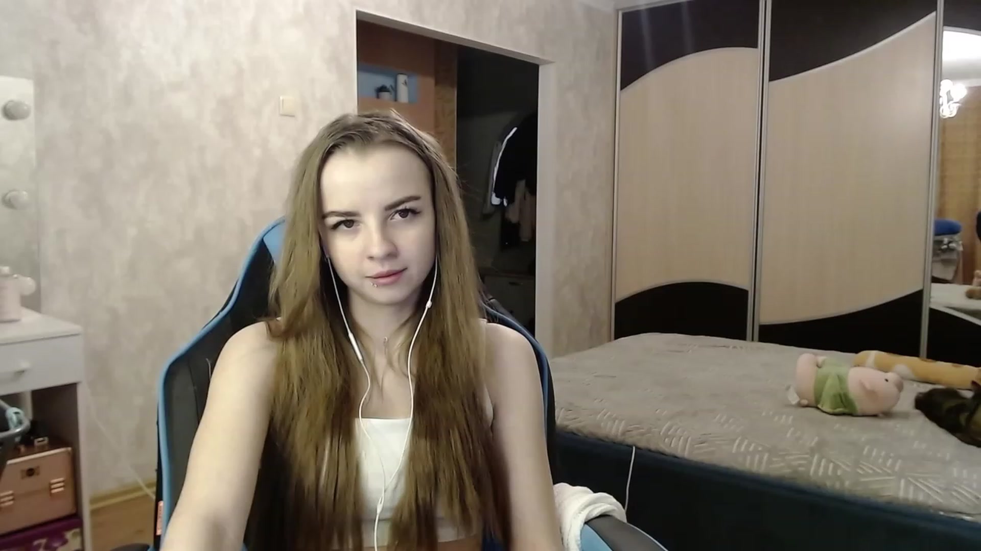 Gallery image thumbnail from Lio_noy's myfreecams stream on, 11/23/2023, 24:00 image 17 of 20