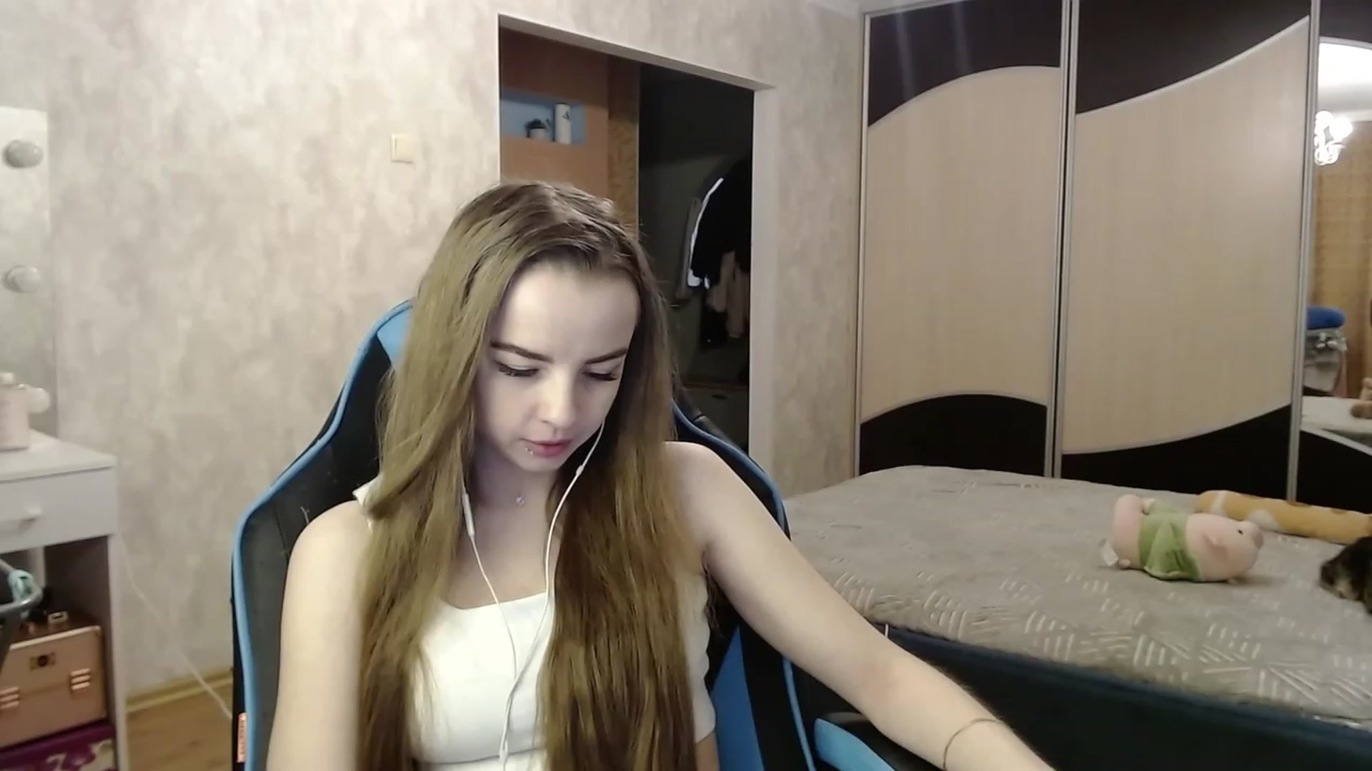 Gallery image thumbnail from Lio_noy's myfreecams stream on, 11/23/2023, 24:00 image 2 of 20