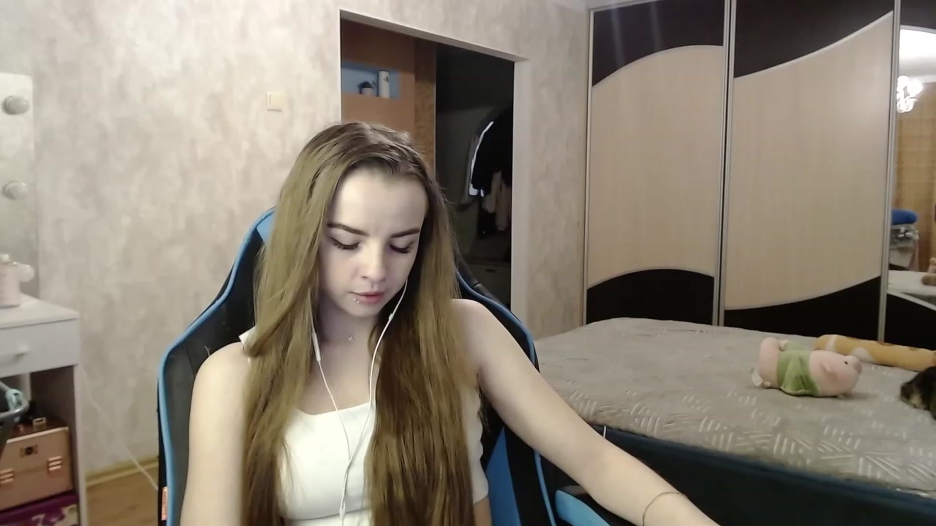 Gallery image thumbnail from Lio_noy's myfreecams stream on, 11/23/2023, 24:00 image 3 of 20