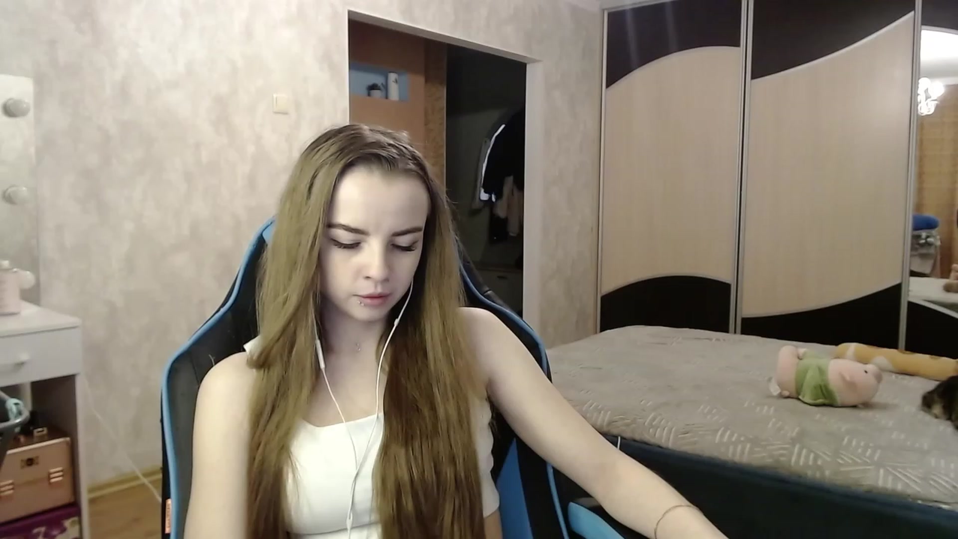 Gallery image thumbnail from Lio_noy's myfreecams stream on, 11/23/2023, 24:00 image 4 of 20