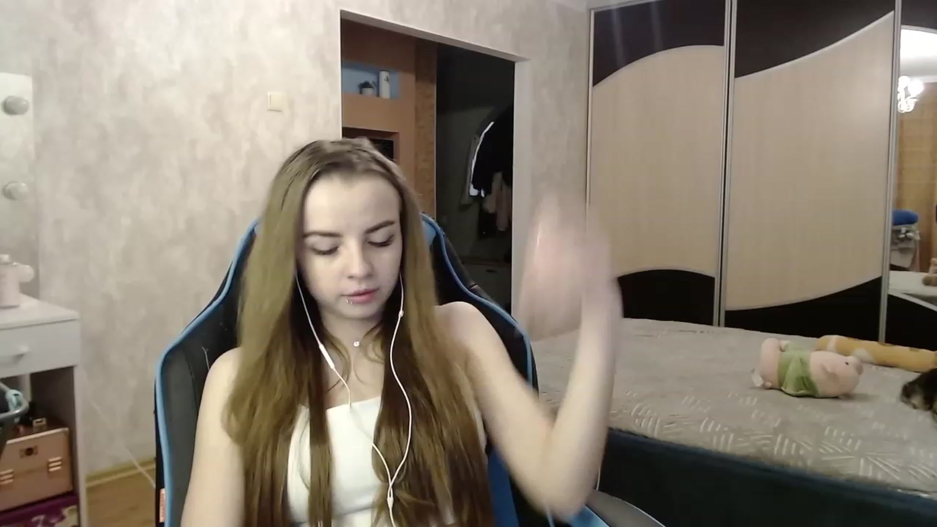 Gallery image thumbnail from Lio_noy's myfreecams stream on, 11/23/2023, 24:00 image 13 of 20