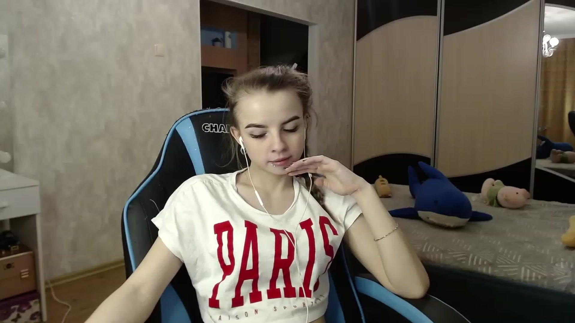 Gallery image thumbnail from Lio_noy's myfreecams stream on, 11/25/2023, 22:30 image 18 of 20