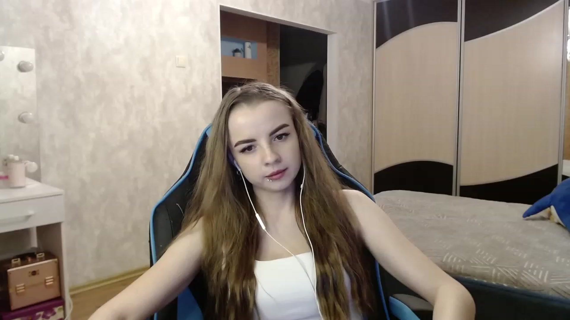 Gallery image thumbnail from Lio_noy's myfreecams stream on, 11/26/2023, 22:24 image 8 of 20