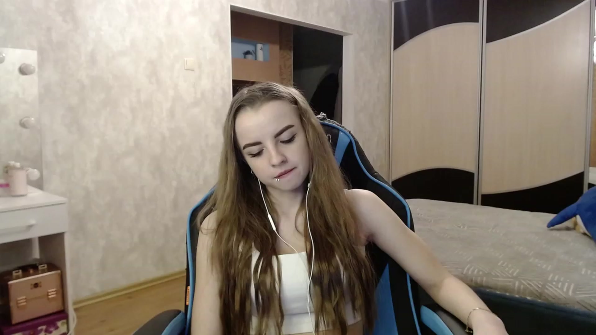 Gallery image thumbnail from Lio_noy's myfreecams stream on, 11/26/2023, 23:00 image 13 of 20