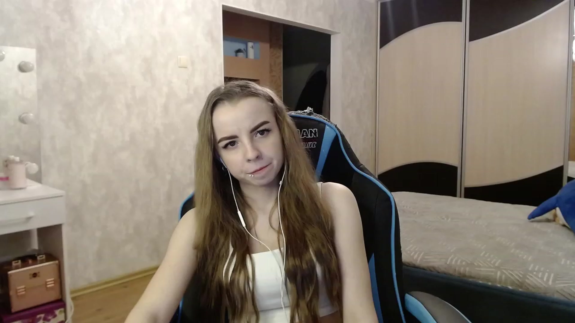 Gallery image thumbnail from Lio_noy's myfreecams stream on, 11/26/2023, 23:00 image 17 of 20
