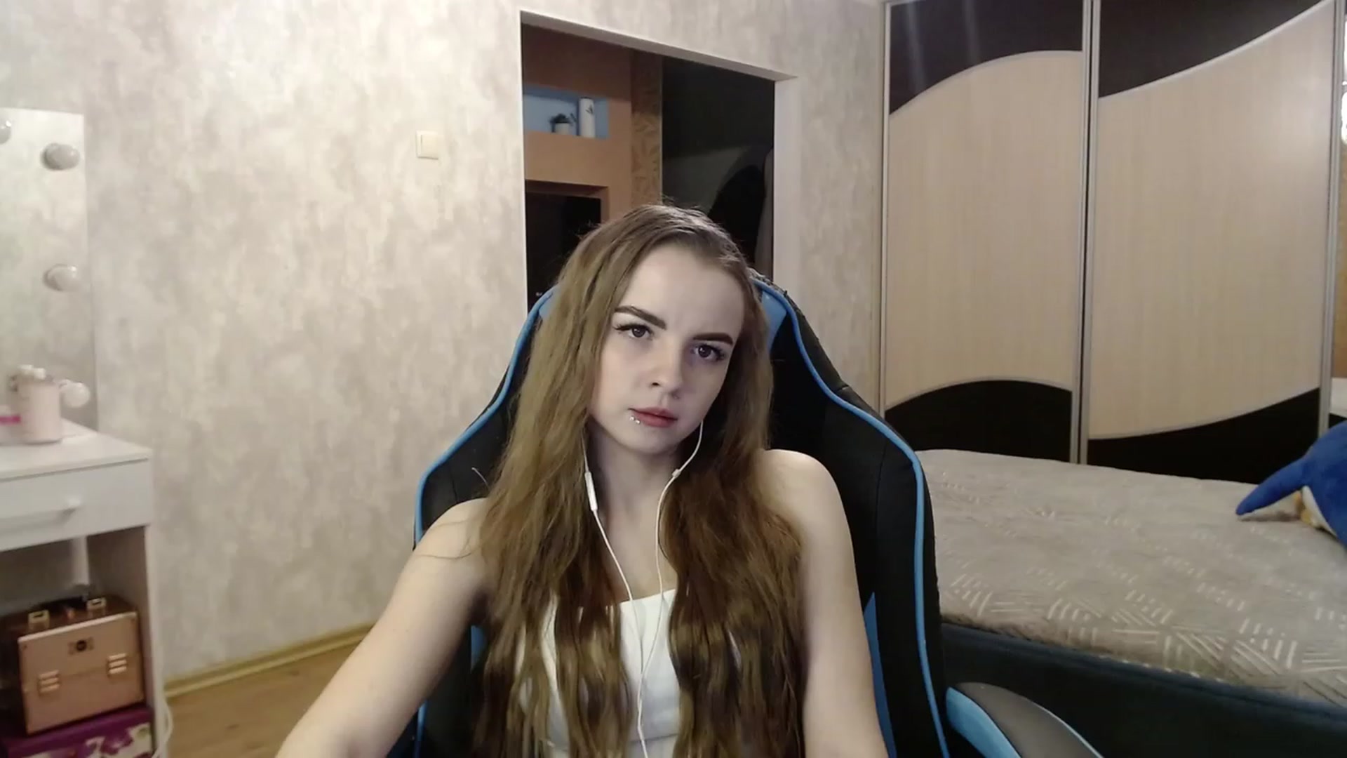 Gallery image thumbnail from Lio_noy's myfreecams stream on, 11/26/2023, 23:00 image 5 of 20