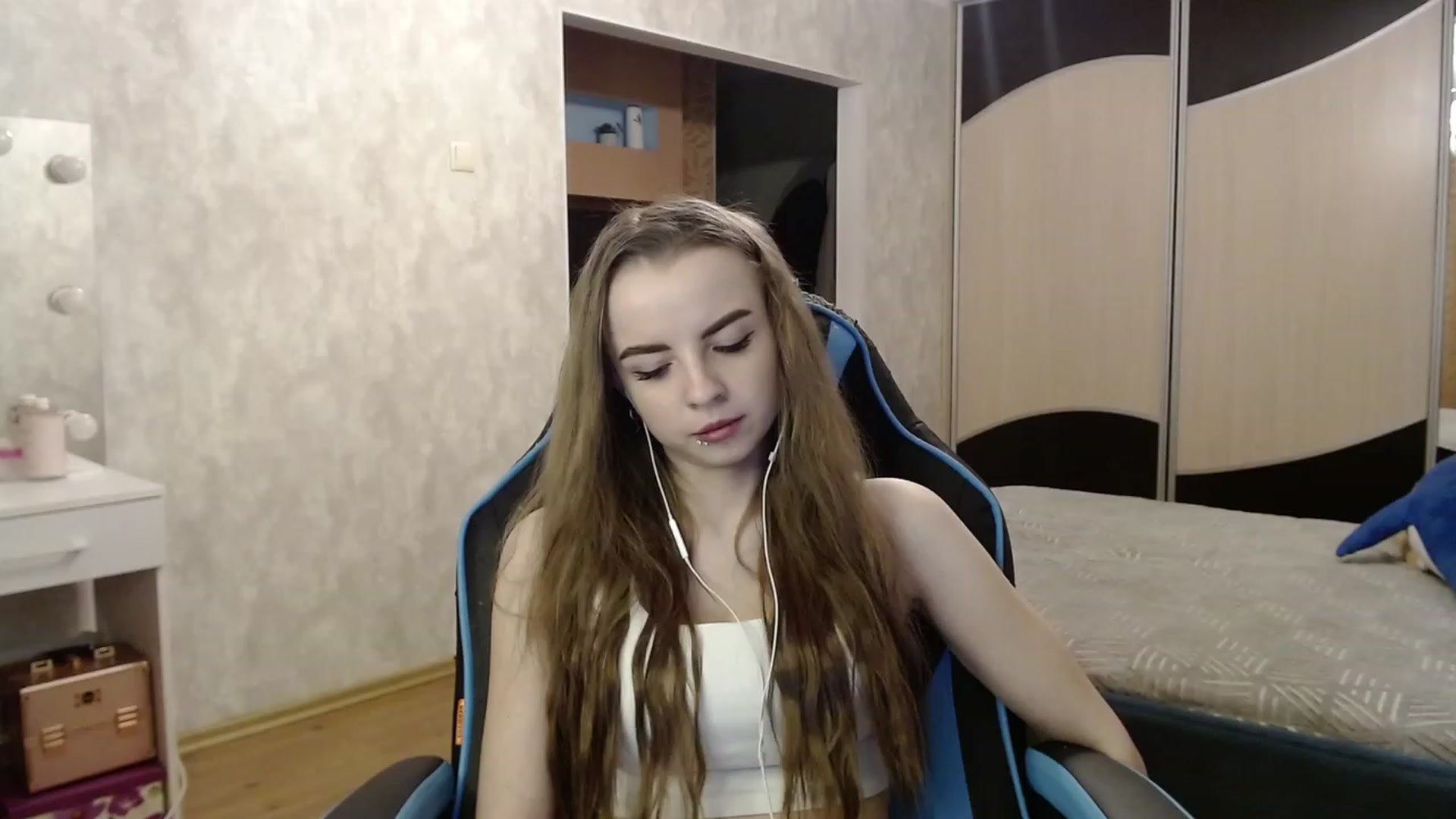 Gallery image thumbnail from Lio_noy's myfreecams stream on, 11/26/2023, 23:00 image 14 of 20