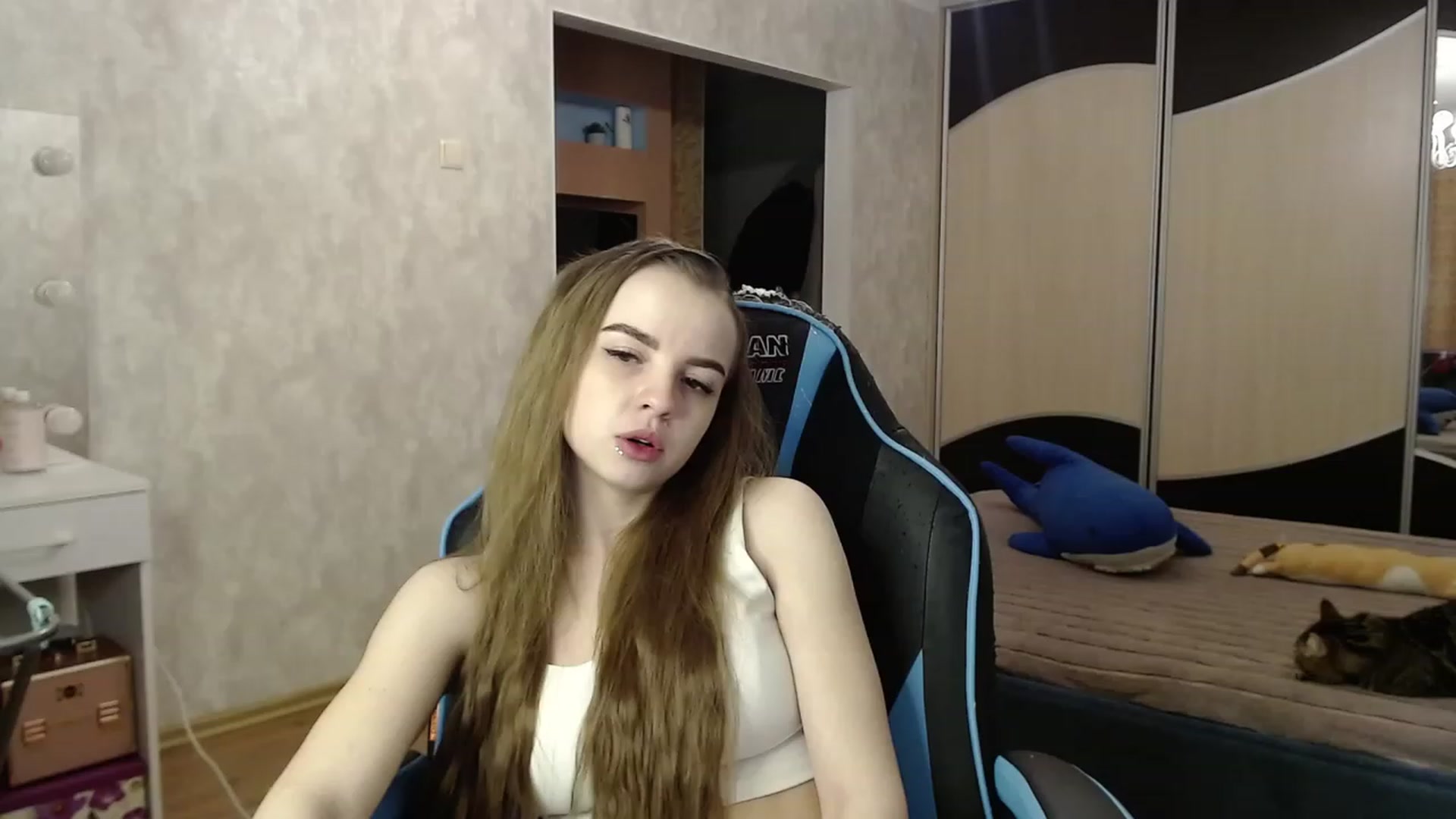 Gallery image thumbnail from Lio_noy's myfreecams stream on, 11/27/2023, 23:13 image 6 of 20