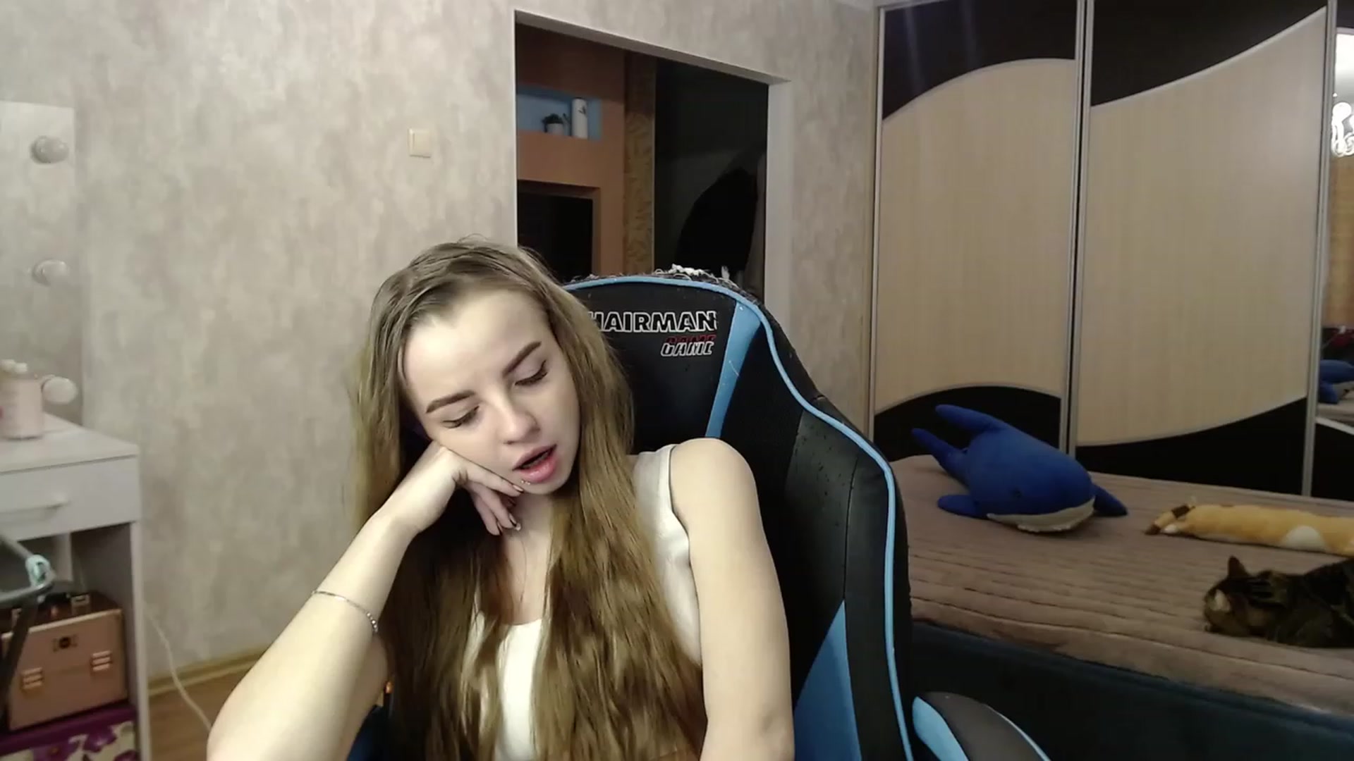 Gallery image thumbnail from Lio_noy's myfreecams stream on, 11/27/2023, 23:13 image 8 of 20