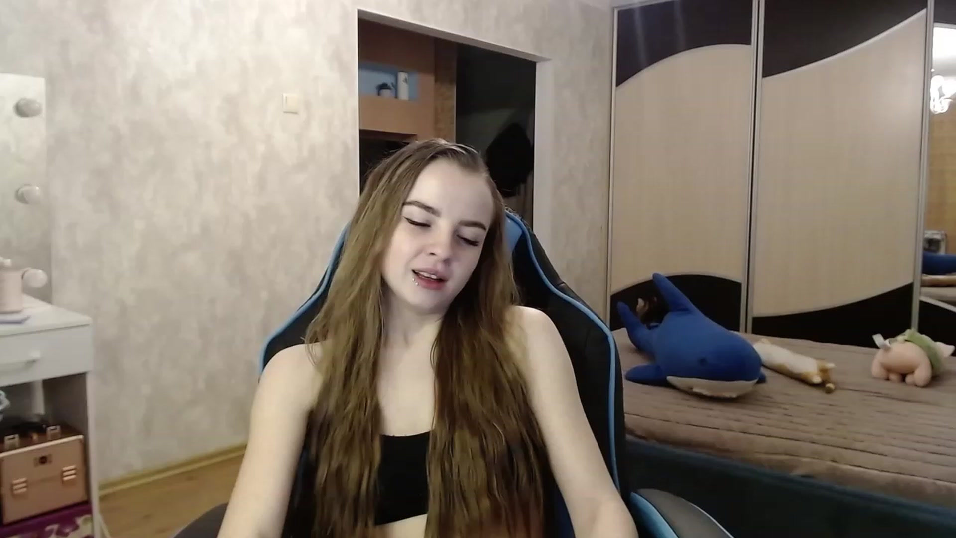 Gallery image thumbnail from Lio_noy's myfreecams stream on, 11/28/2023, 23:03 image 10 of 20