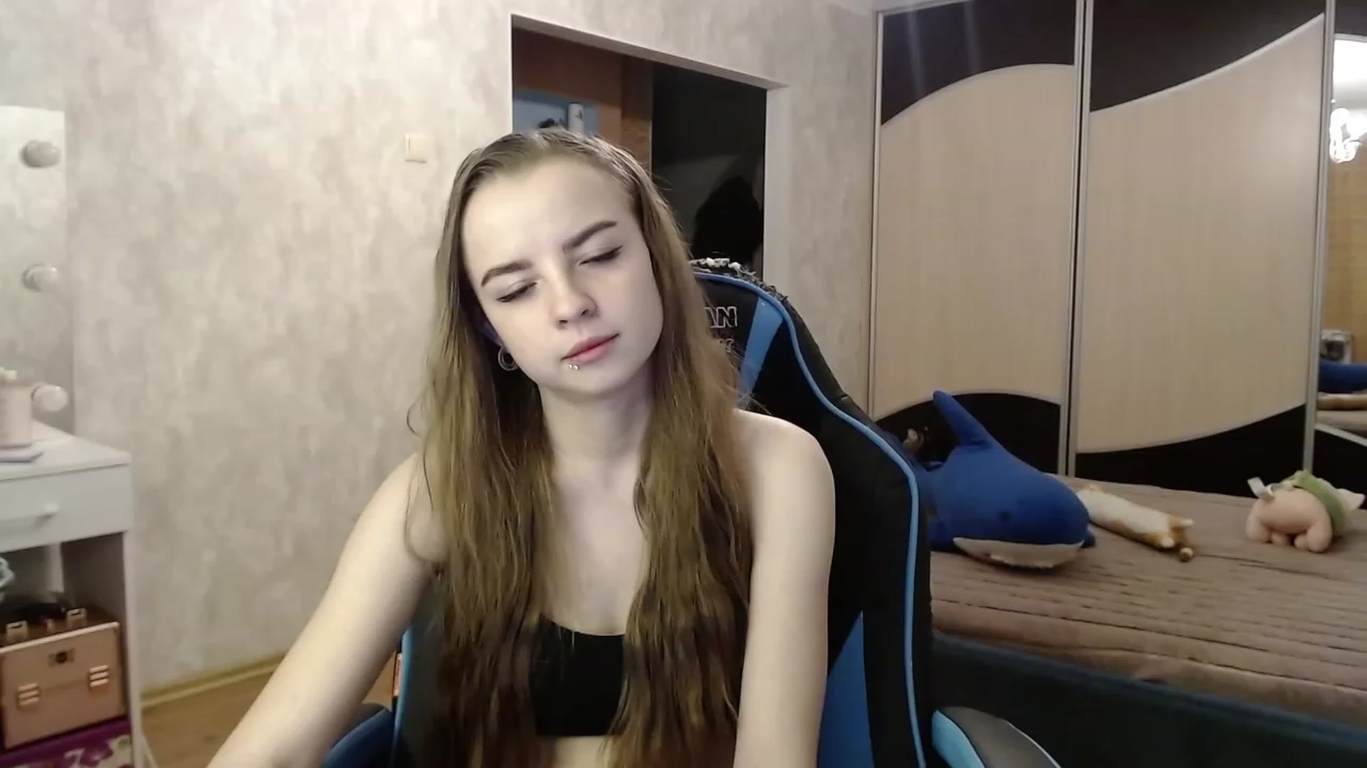 Gallery image thumbnail from Lio_noy's myfreecams stream on, 11/28/2023, 23:03 image 15 of 20