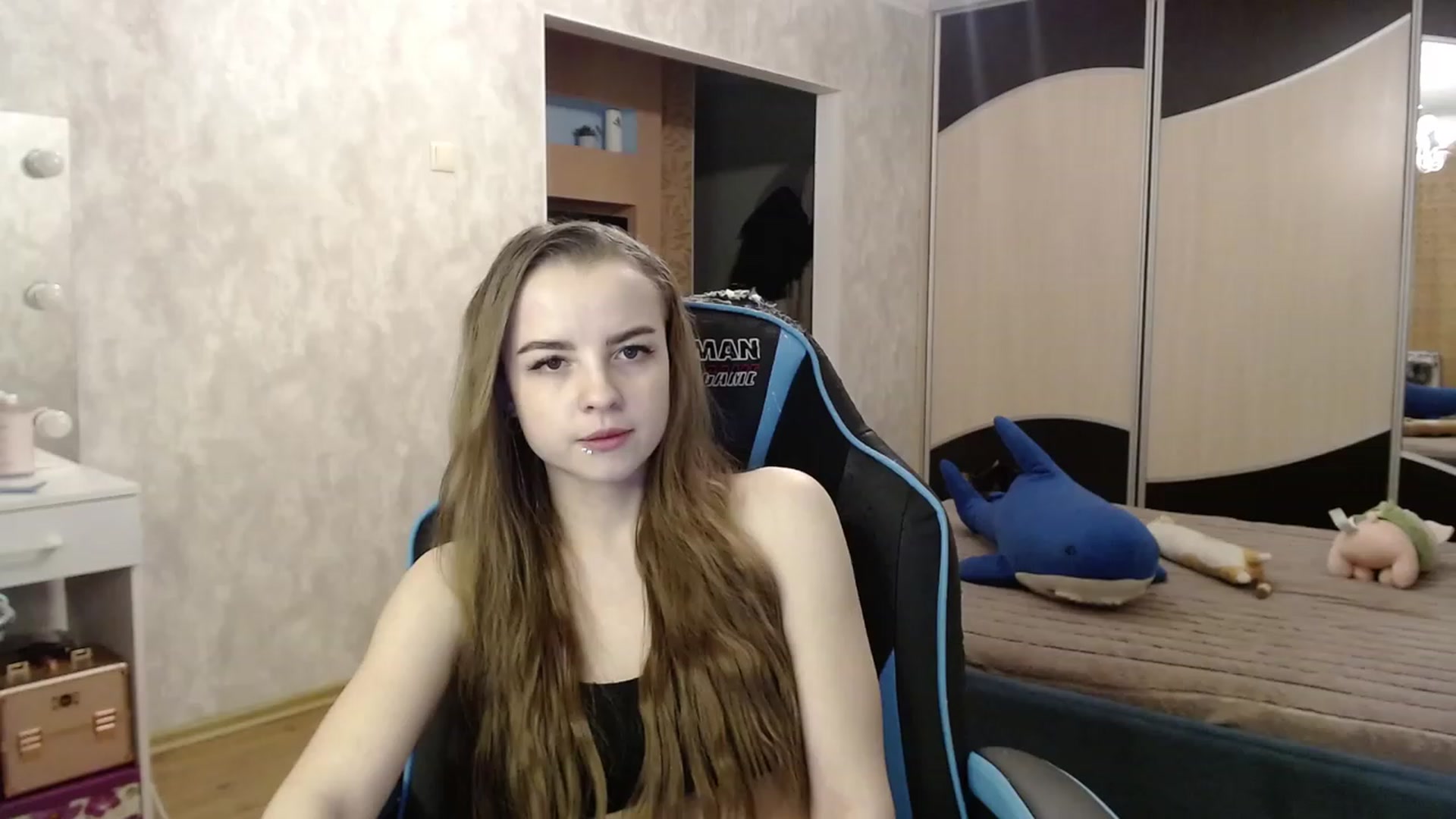 Gallery image thumbnail from Lio_noy's myfreecams stream on, 11/28/2023, 23:03 image 14 of 20