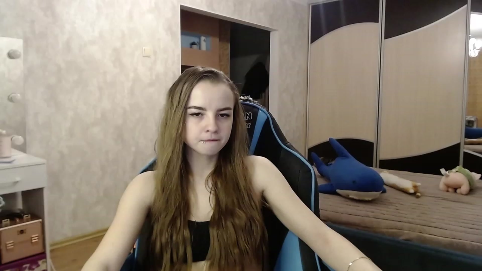 Gallery image thumbnail from Lio_noy's myfreecams stream on, 11/28/2023, 23:03 image 17 of 20