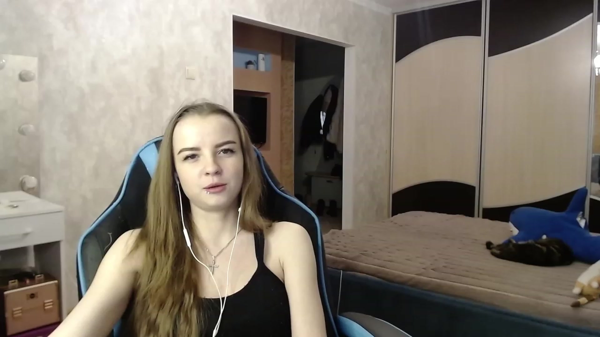Gallery image thumbnail from Lio_noy's myfreecams stream on, 12/01/2023, 24:11 image 18 of 20