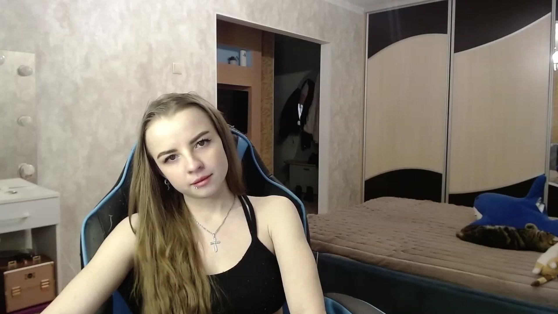 Gallery image thumbnail from Lio_noy's myfreecams stream on, 12/01/2023, 24:11 image 11 of 20
