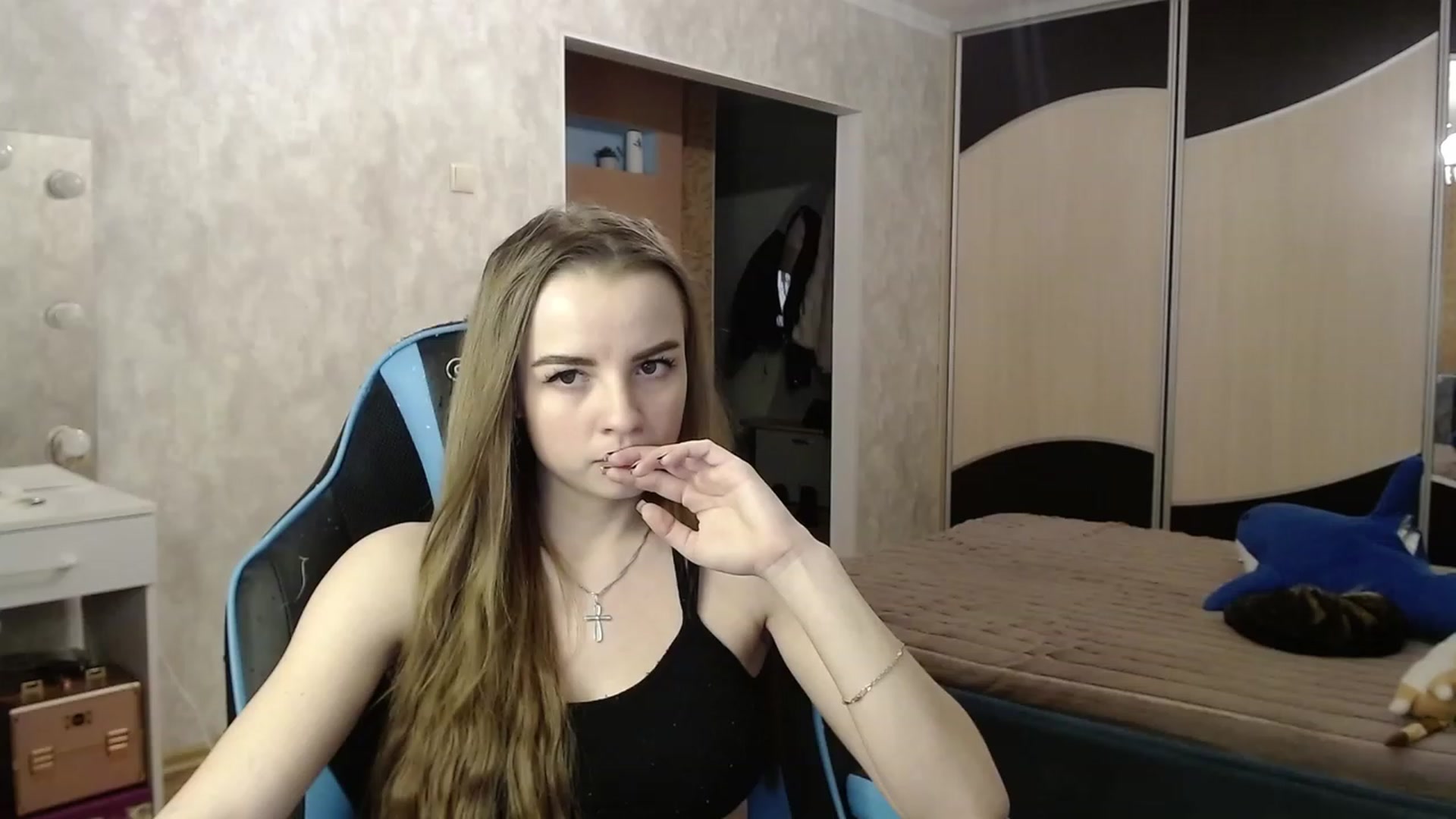 Gallery image thumbnail from Lio_noy's myfreecams stream on, 12/01/2023, 24:11 image 7 of 20