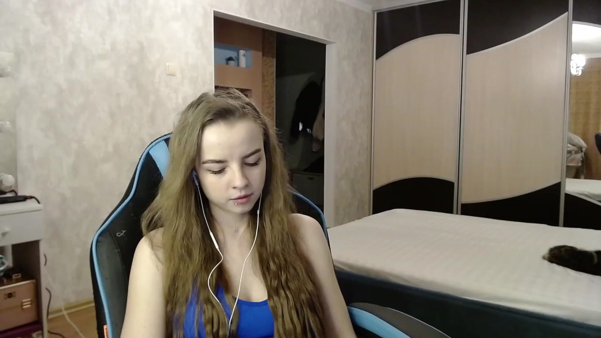 Gallery image thumbnail from Lio_noy's myfreecams stream on, 12/07/2023, 24:07 image 6 of 20