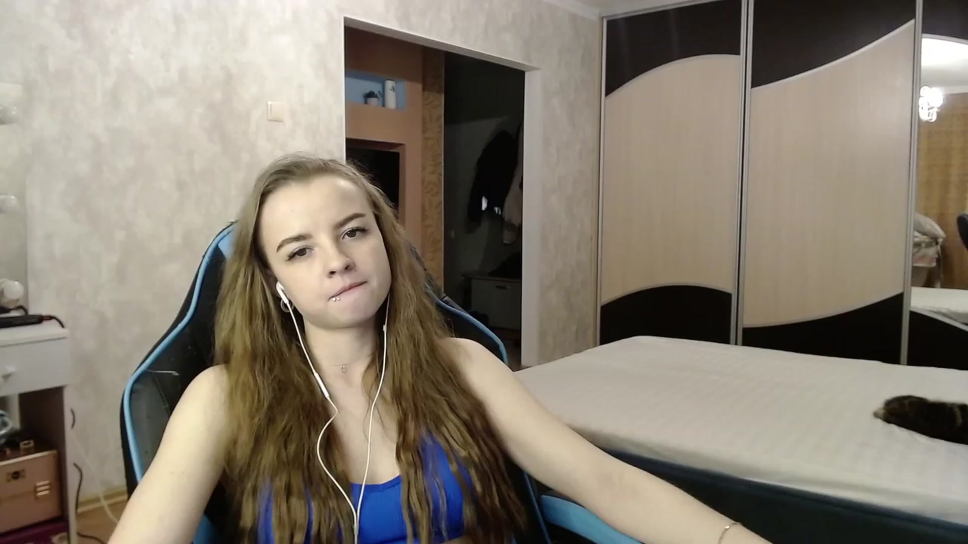 Gallery image thumbnail from Lio_noy's myfreecams stream on, 12/07/2023, 24:07 image 18 of 20