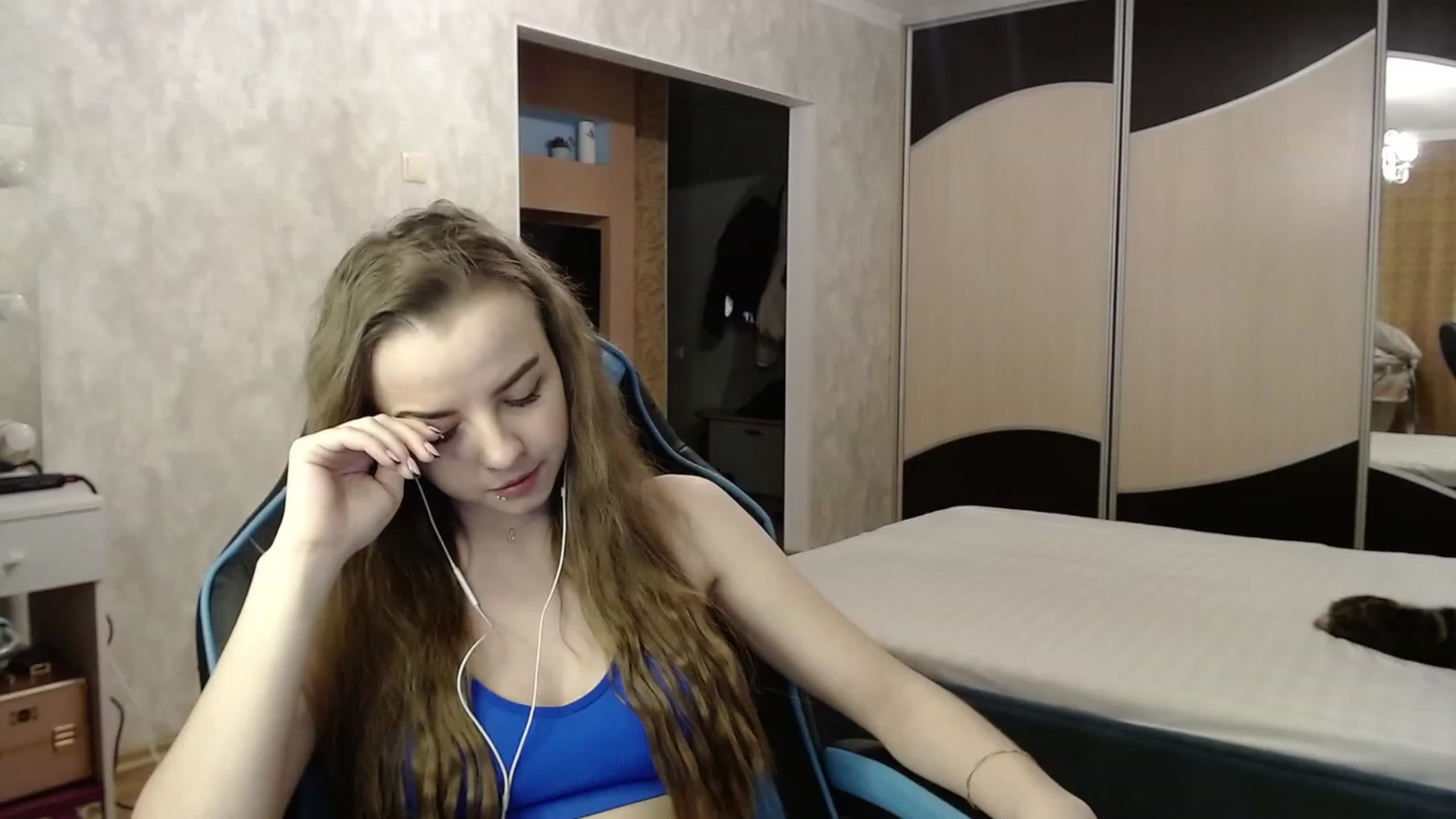 Gallery image thumbnail from Lio_noy's myfreecams stream on, 12/07/2023, 24:07 image 12 of 20