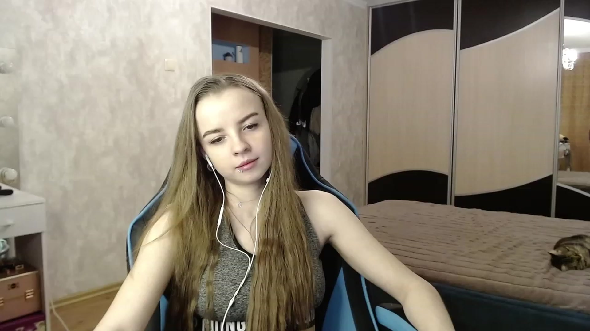 Gallery image thumbnail from Lio_noy's myfreecams stream on, 12/07/2023, 23:17 image 13 of 20