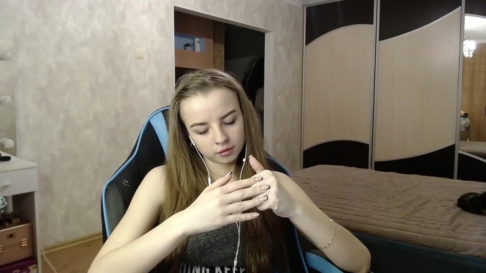 Gallery image thumbnail from Lio_noy's myfreecams stream on, 12/07/2023, 23:17 image 20 of 20