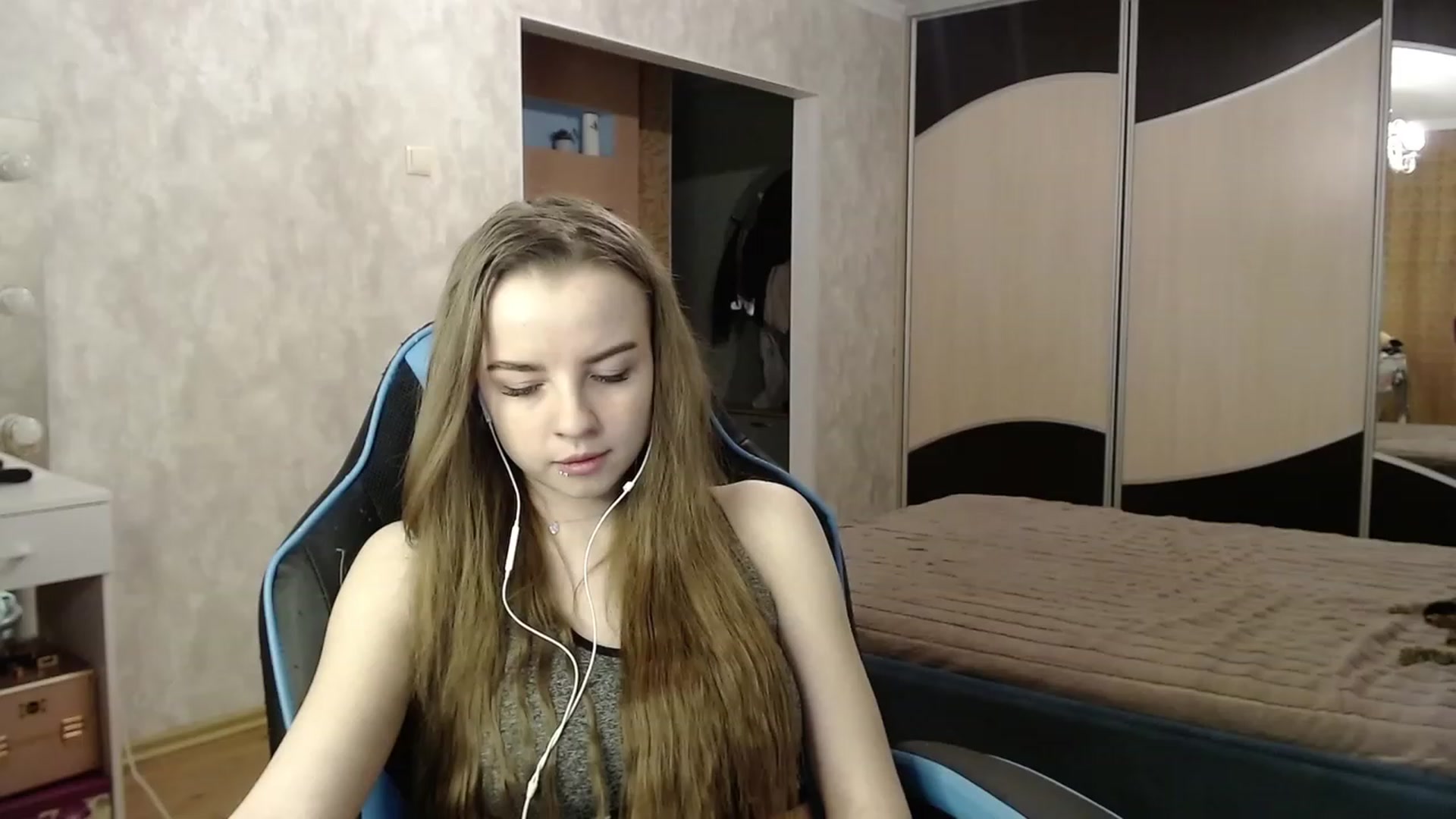 Gallery image thumbnail from Lio_noy's myfreecams stream on, 12/07/2023, 23:17 image 6 of 20