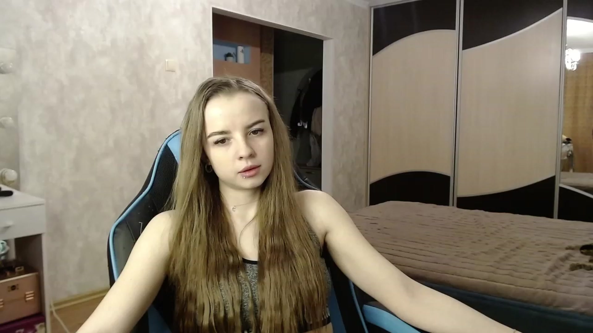 Gallery image thumbnail from Lio_noy's myfreecams stream on, 12/07/2023, 23:17 image 5 of 20