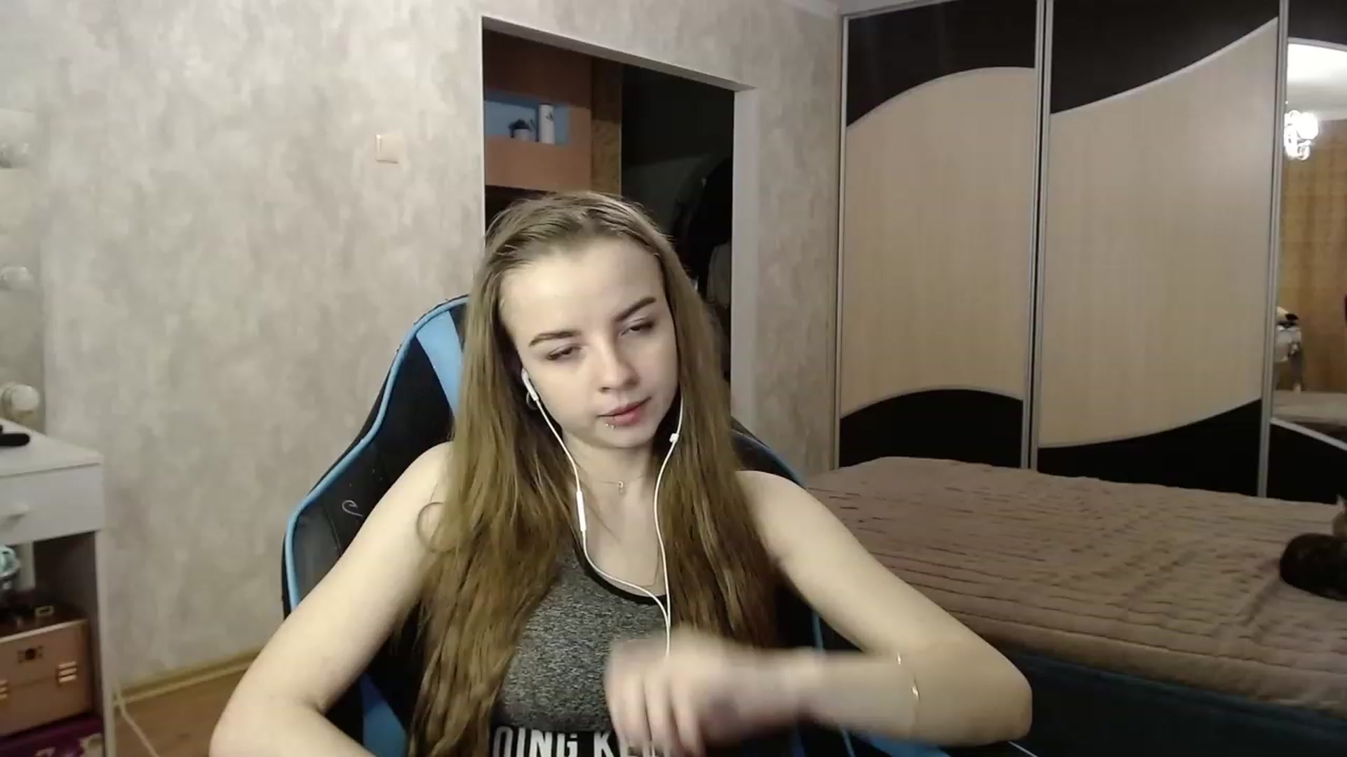Gallery image thumbnail from Lio_noy's myfreecams stream on, 12/07/2023, 23:17 image 19 of 20