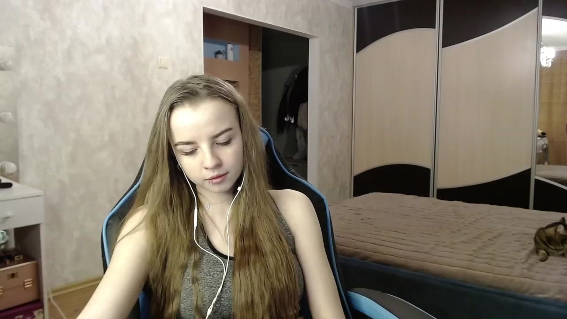 Gallery image thumbnail from Lio_noy's myfreecams stream on, 12/07/2023, 23:17 image 12 of 20