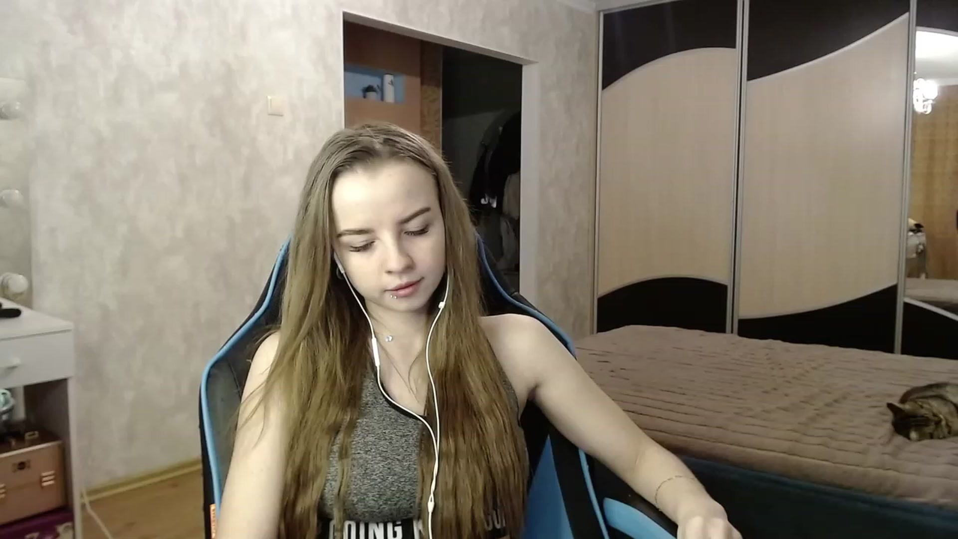 Gallery image thumbnail from Lio_noy's myfreecams stream on, 12/07/2023, 23:17 image 14 of 20