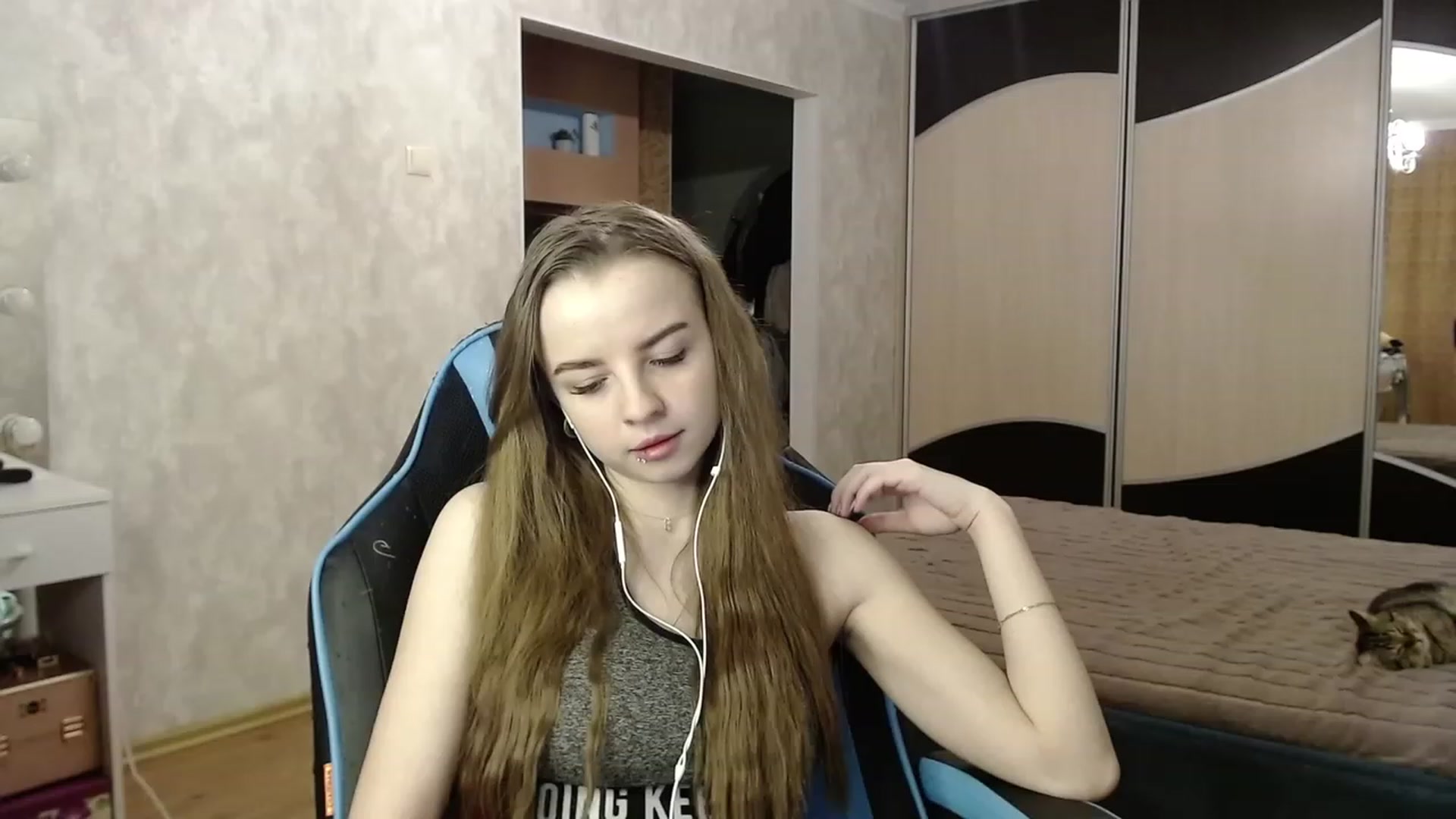 Gallery image thumbnail from Lio_noy's myfreecams stream on, 12/07/2023, 23:17 image 15 of 20