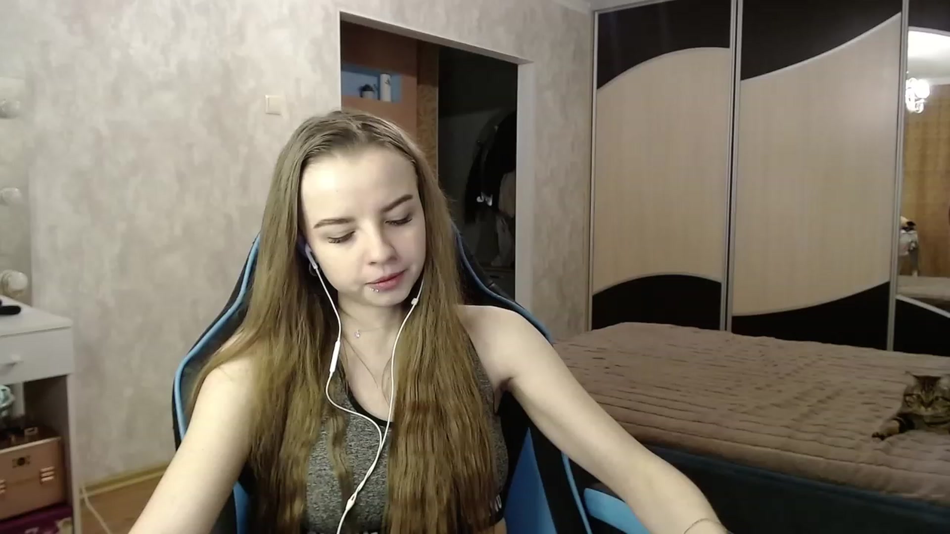 Gallery image thumbnail from Lio_noy's myfreecams stream on, 12/07/2023, 23:17 image 10 of 20